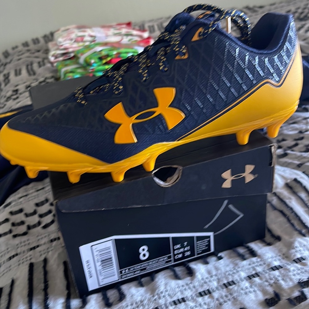 Cleats! Football/soccer low tops nitros